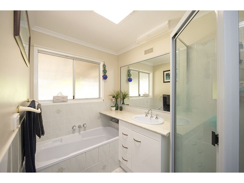 35 Alkina Crescent, Boyne Island QLD 4680