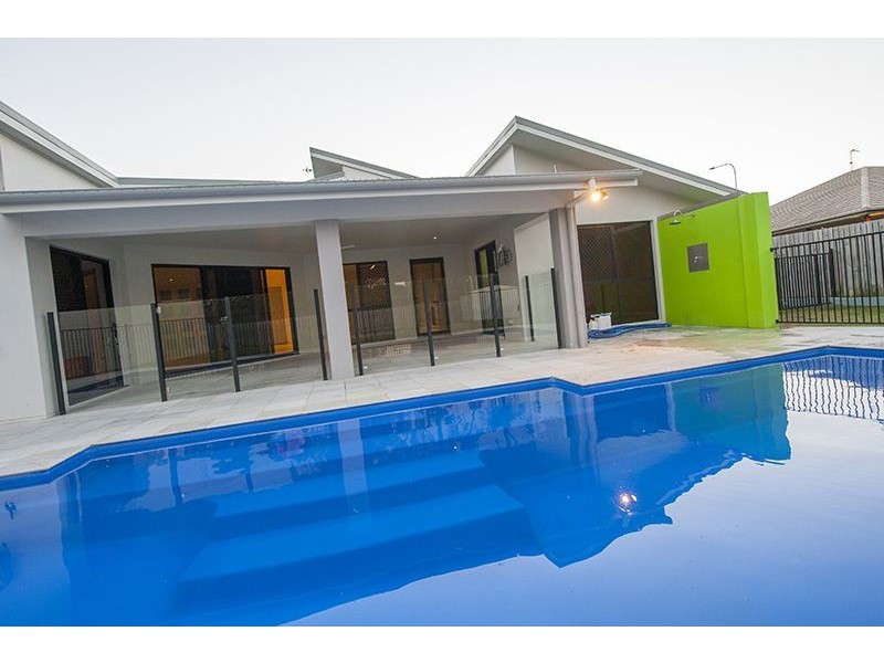 17 Beezley Street, Glen Eden QLD 4680