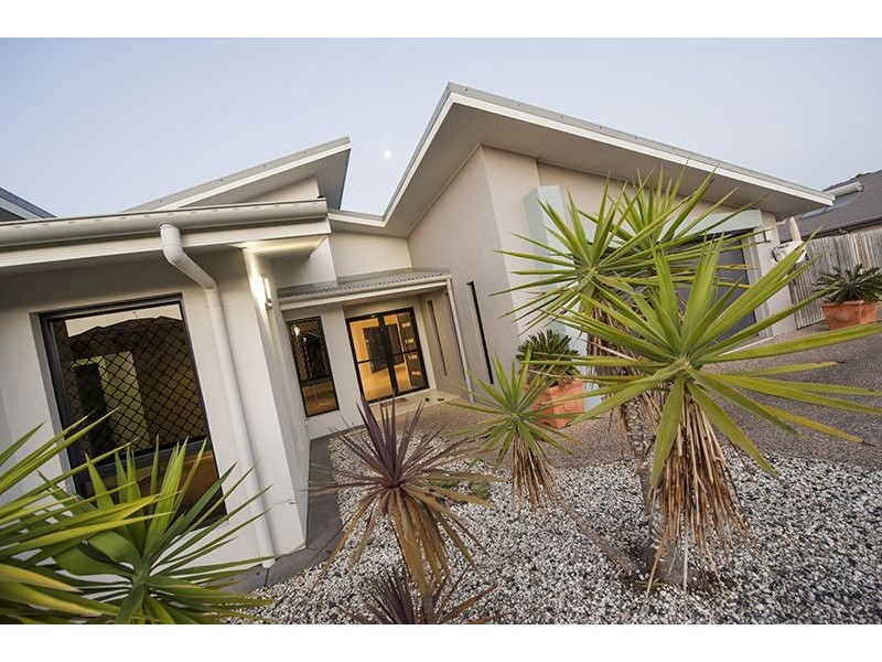 17 Beezley Street, Glen Eden QLD 4680