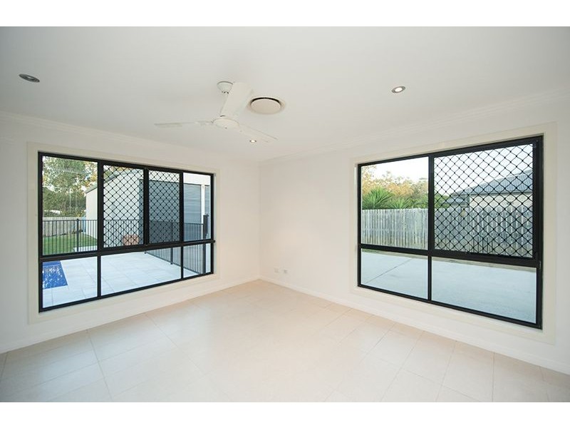 17 Beezley Street, Glen Eden QLD 4680