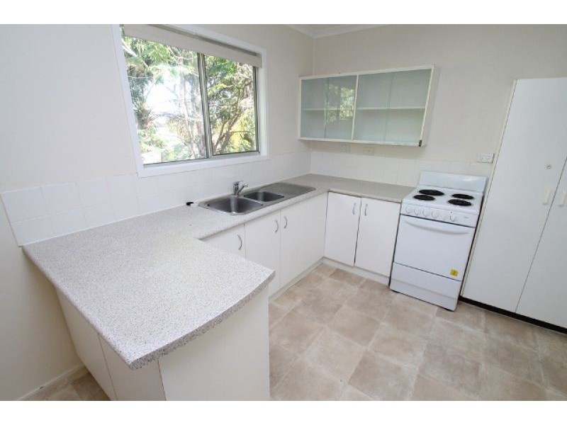 27 Willow Street, New Auckland QLD 4680