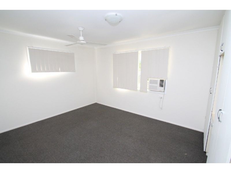 27 Willow Street, New Auckland QLD 4680