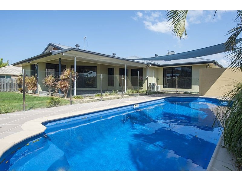 6 Riverside Drive, Tannum Sands QLD 4680