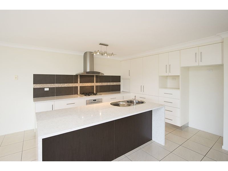 6 Riverside Drive, Tannum Sands QLD 4680