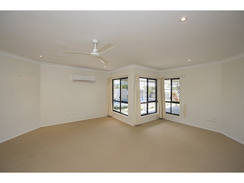 6 Riverside Drive, Tannum Sands QLD 4680