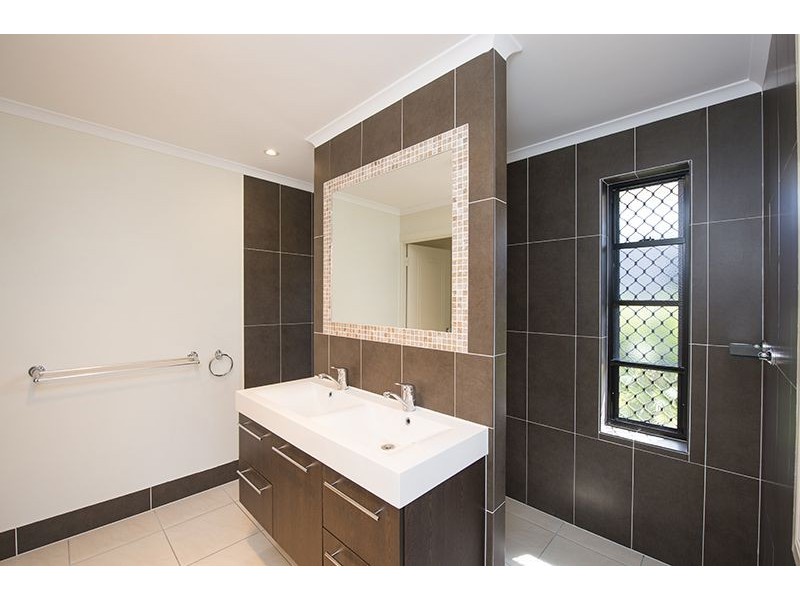 6 Riverside Drive, Tannum Sands QLD 4680