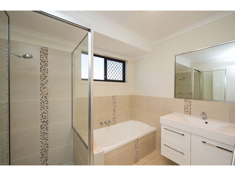 6 Riverside Drive, Tannum Sands QLD 4680