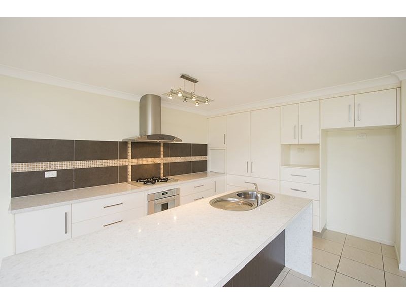 6 Riverside Drive, Tannum Sands QLD 4680
