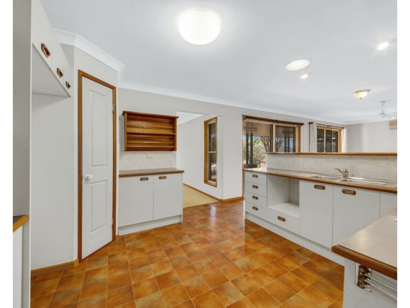 26 Barrine Close, Clinton QLD 4680