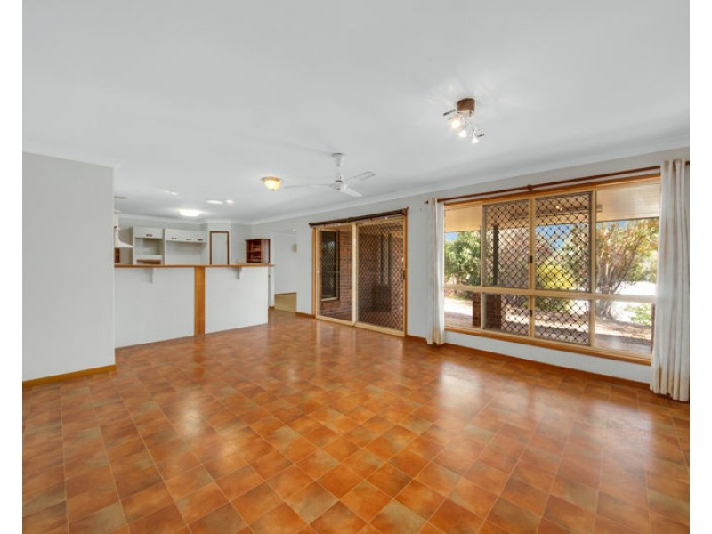26 Barrine Close, Clinton QLD 4680