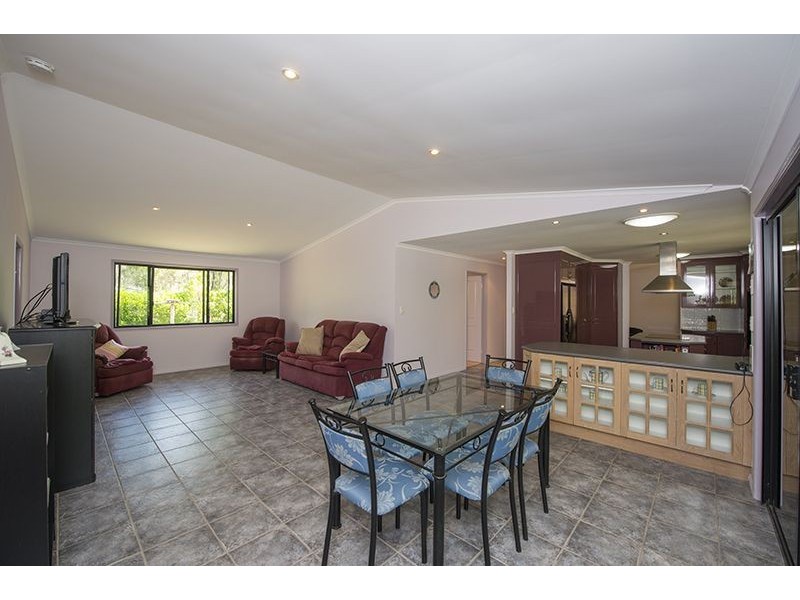 3 Flora Drive, Beecher QLD 4680