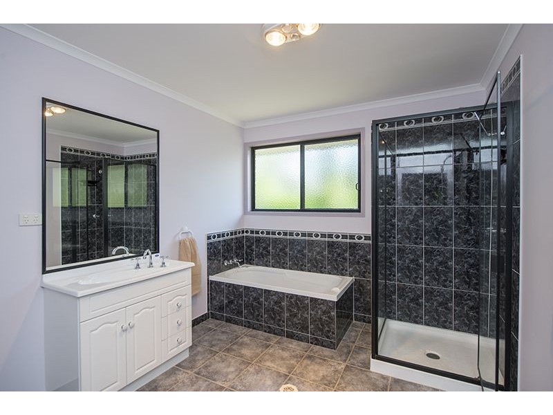 3 Flora Drive, Beecher QLD 4680