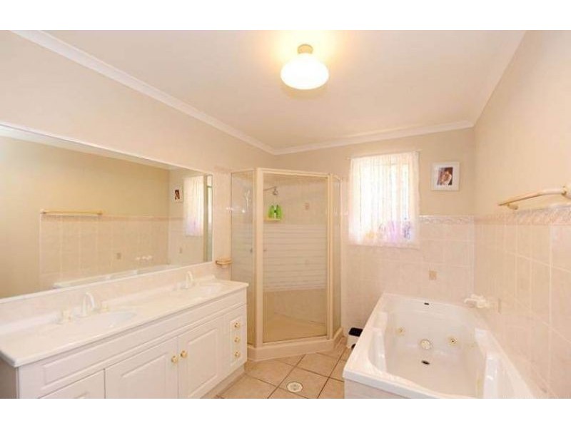 3 Cania Way, Clinton QLD 4680