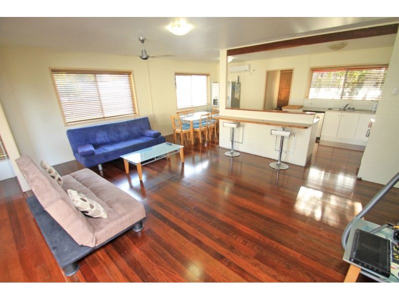 24 Agnes Street, South Gladstone QLD 4680