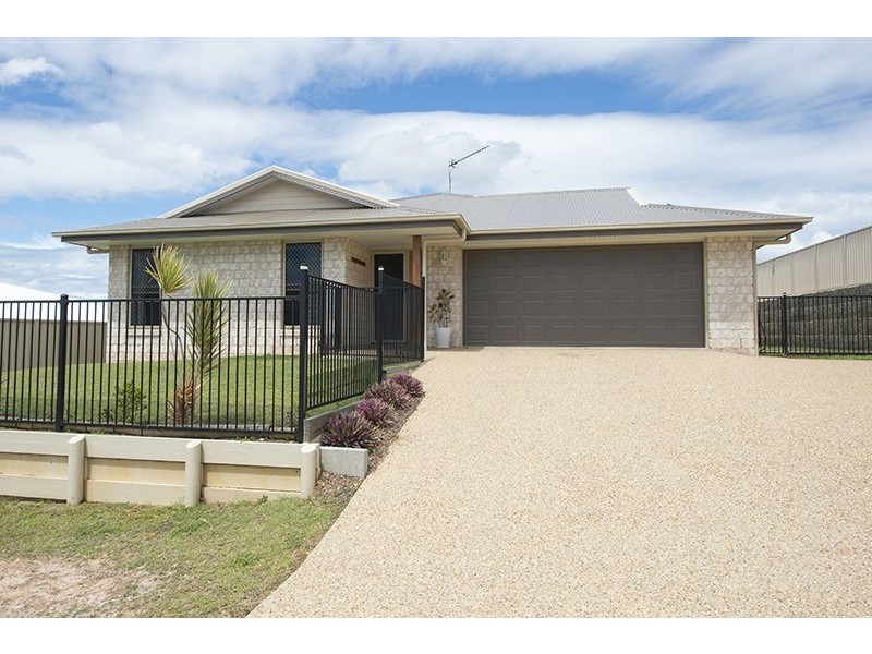 19 Valley Way, Boyne Island QLD 4680