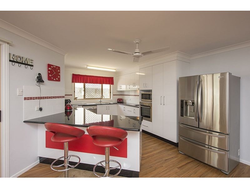 19 Valley Way, Boyne Island QLD 4680