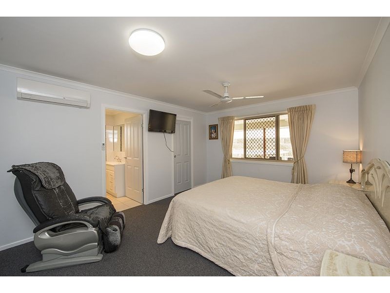 19 Valley Way, Boyne Island QLD 4680