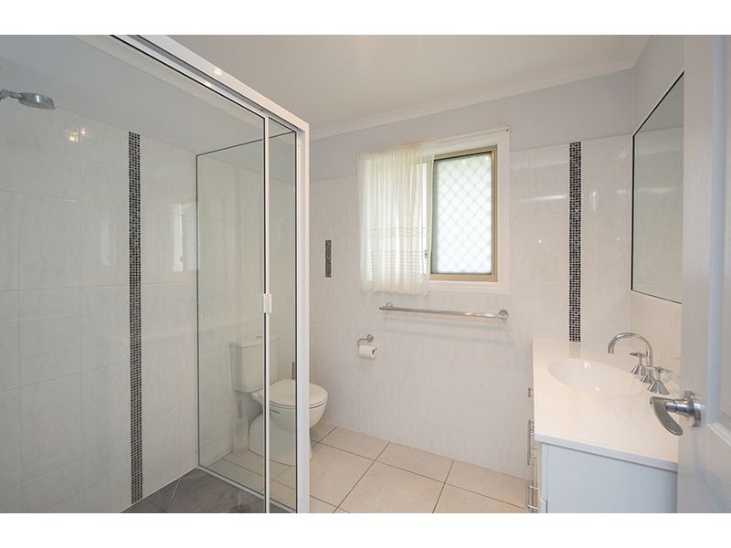 19 Valley Way, Boyne Island QLD 4680