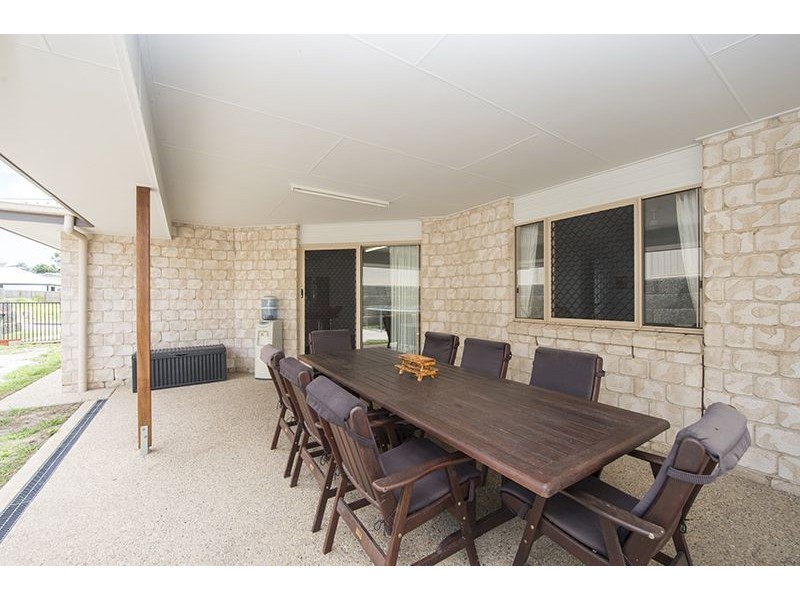 19 Valley Way, Boyne Island QLD 4680