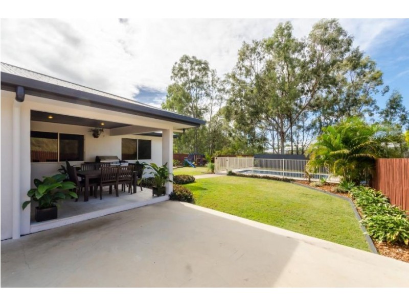 51 Skyline Drive, New Auckland QLD 4680