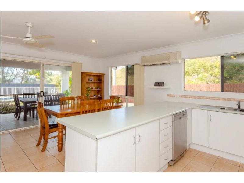 51 Skyline Drive, New Auckland QLD 4680