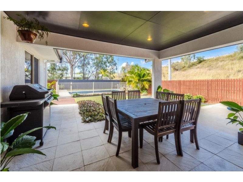 51 Skyline Drive, New Auckland QLD 4680