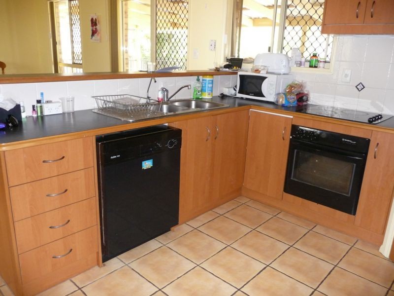 9 Michel Place, Telina QLD 4680