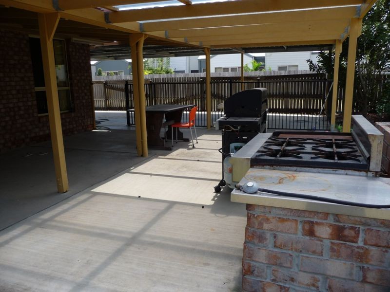 9 Michel Place, Telina QLD 4680