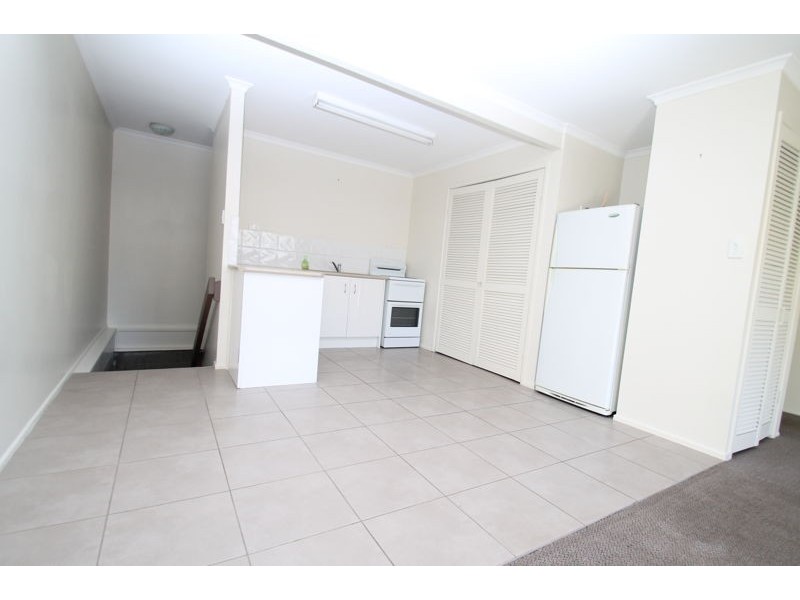 1/18 Geraldine Street, West Gladstone QLD 4680