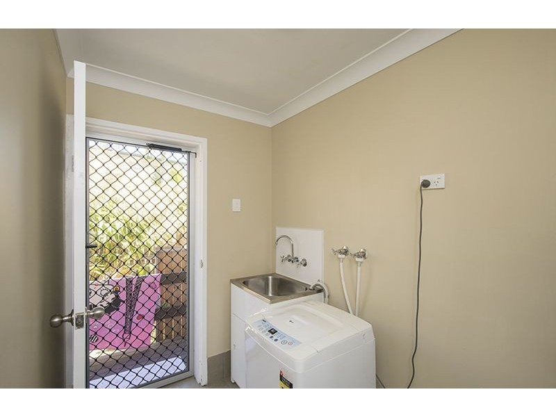 Unit 1-2/3 Butler Street, New Auckland QLD 4680