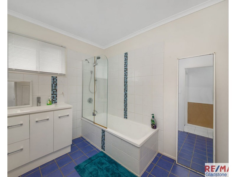 72 Shaw Street, New Auckland QLD 4680