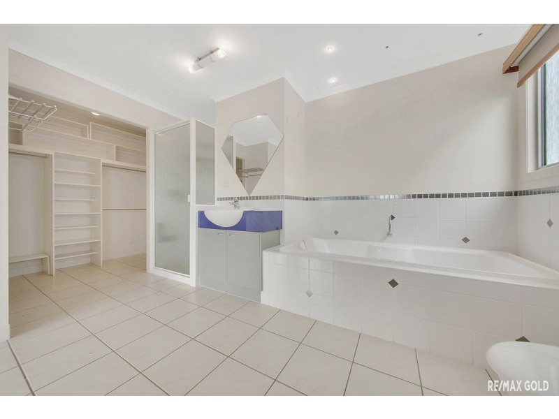 99 Central Lane, Gladstone QLD 4680