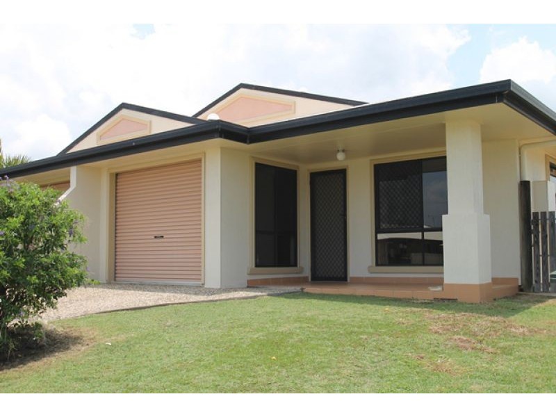 2/12 Calman Street, Clinton QLD 4680