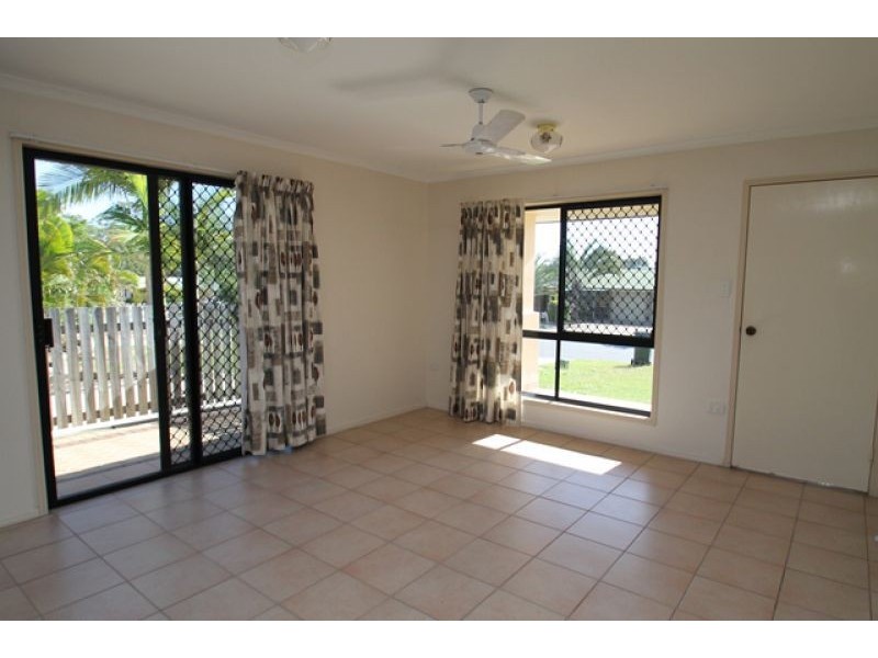 2/12 Calman Street, Clinton QLD 4680