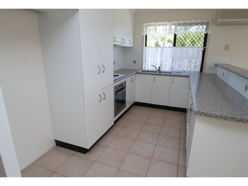 2/12 Calman Street, Clinton QLD 4680