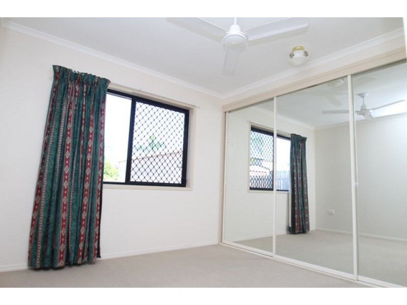 2/12 Calman Street, Clinton QLD 4680