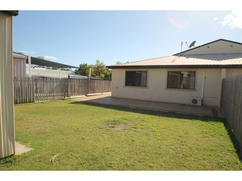 2/12 Calman Street, Clinton QLD 4680