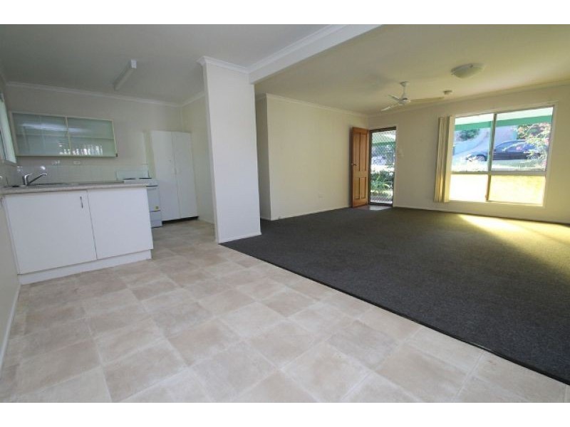 27 Willow Street, New Auckland QLD 4680