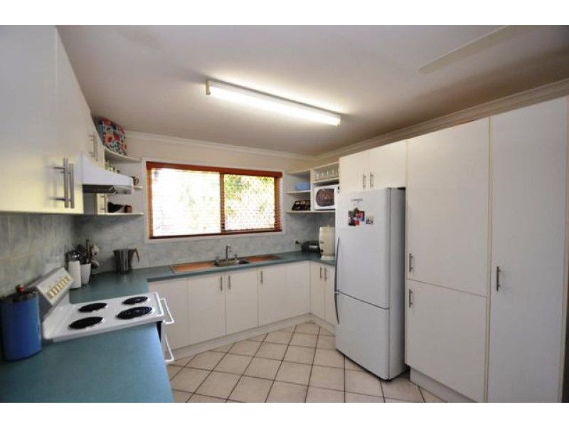 3 Dorset Close, New Auckland QLD 4680