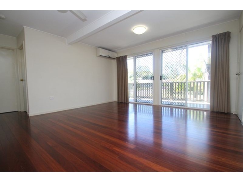 4/2 Walters Avenue, West Gladstone QLD 4680