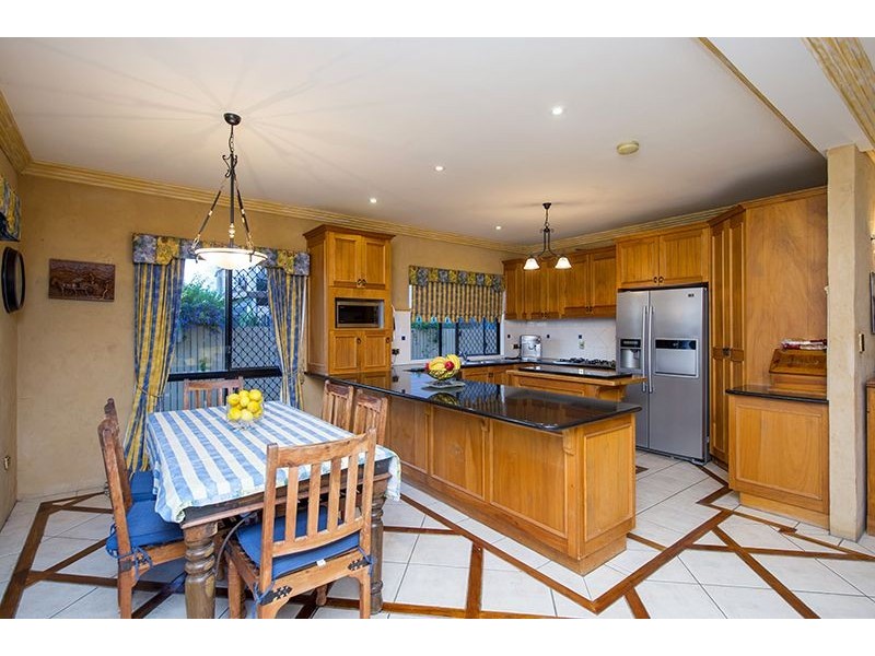 26 Fairbairn Place, Clinton QLD 4680