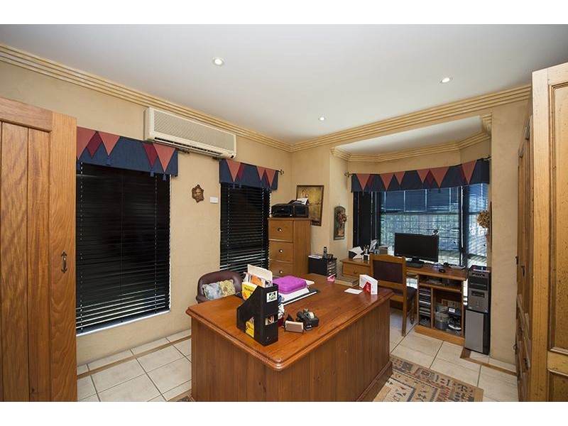 26 Fairbairn Place, Clinton QLD 4680