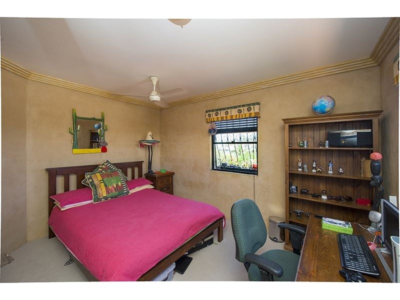 26 Fairbairn Place, Clinton QLD 4680
