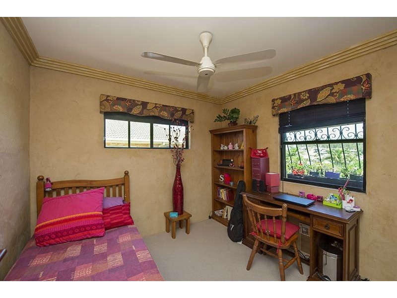 26 Fairbairn Place, Clinton QLD 4680