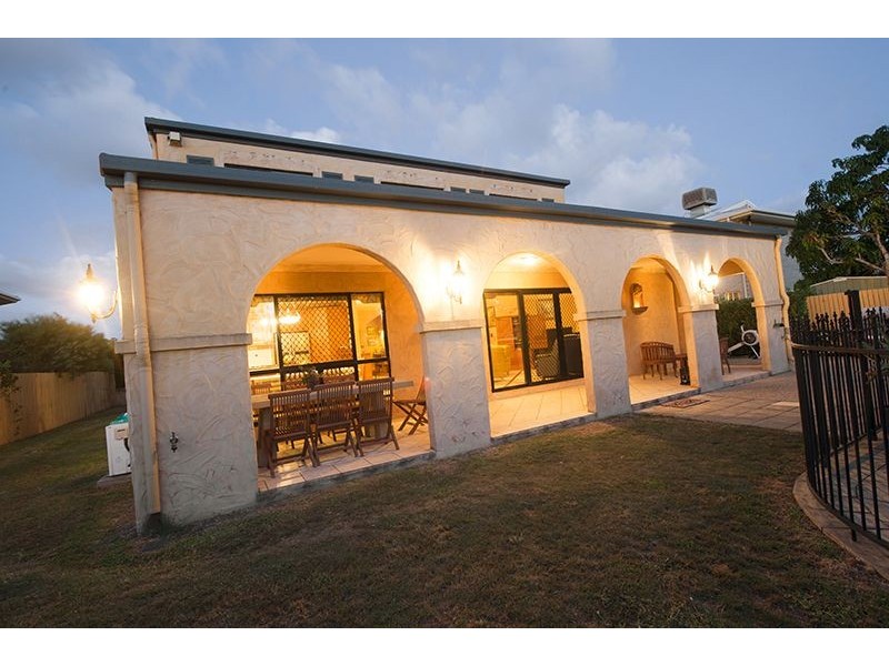 26 Fairbairn Place, Clinton QLD 4680