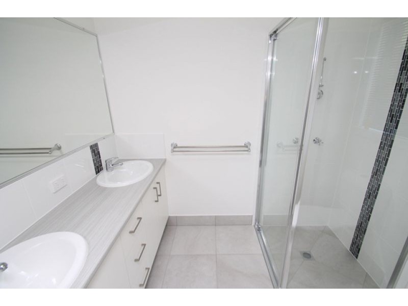 1A Eugenie Court, Glen Eden QLD 4680