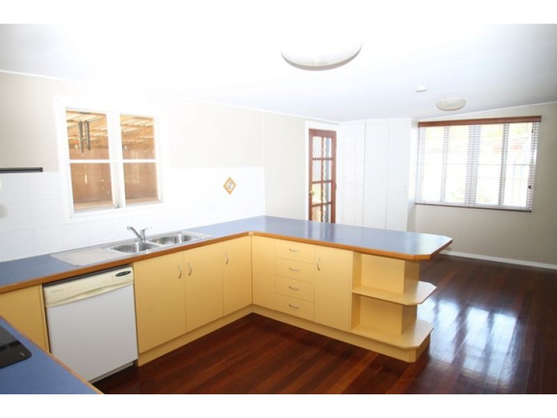 51 Higgins Street, West Gladstone QLD 4680