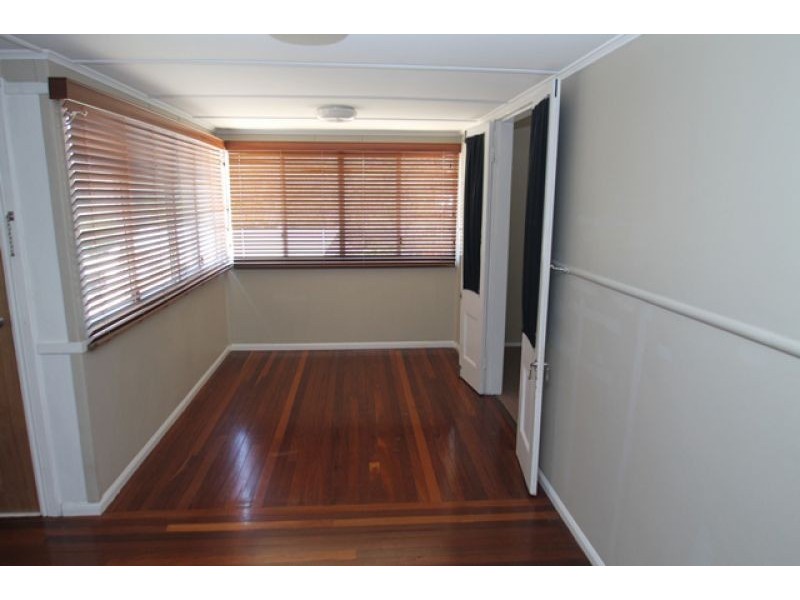 51 Higgins Street, West Gladstone QLD 4680