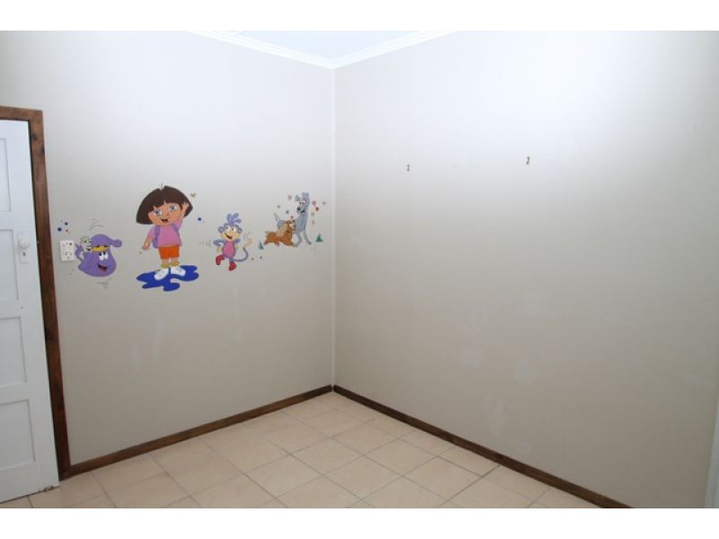 51 Higgins Street, West Gladstone QLD 4680