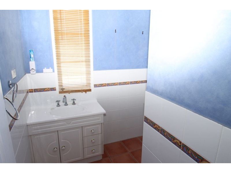 51 Higgins Street, West Gladstone QLD 4680